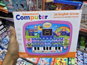 صورة أطفالك يستمتعون بالكمبيوتر في المنزل من خلال لعبة الكمبيوتر المحمول للأطفال الصغار تابلت وبيانو 2×1