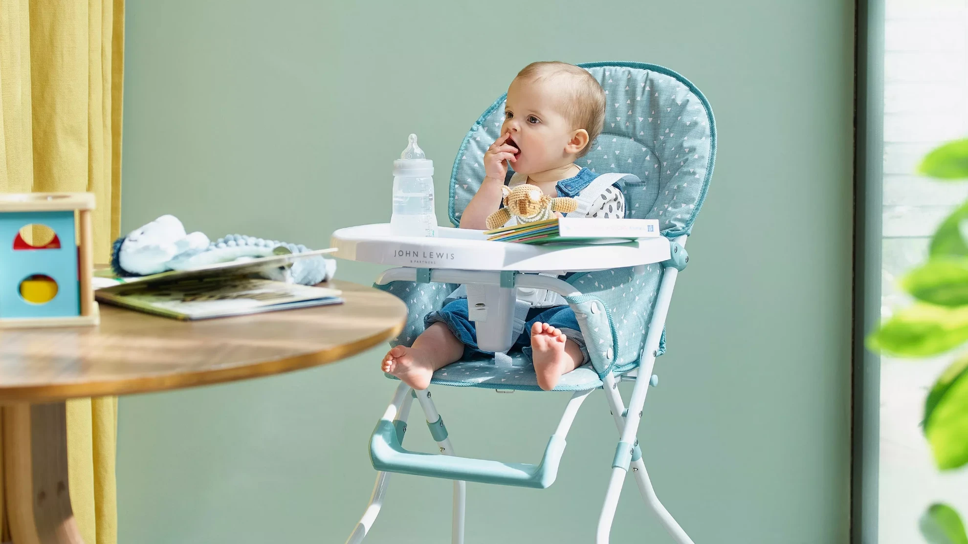 صورة لقسم كراسي الطعام