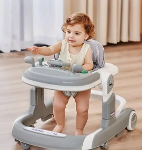 صورة مشاية أطفال مع حماية من الانقلاب