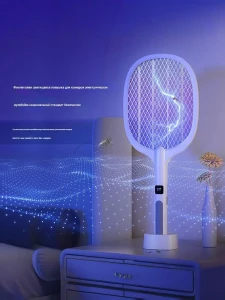 صورة مضرب بعوض كهربائي قابل لإعادة الشحن من بينتوم مع حامل قاعدة