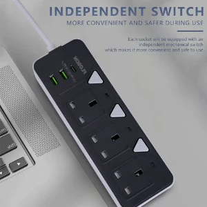 صورة مشترك كهرباء متعدد الوظائف، 3 منافذ تيار متردد + 2 USB-C + USB-A ، بقوة 2500 وات، 6 منافذ، اسود