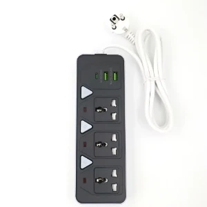 صورة مشترك كهرباء متعدد الوظائف، 3 منافذ تيار متردد + 2 USB-C + USB-A ، بقوة 2500 وات، 6 منافذ، اسود