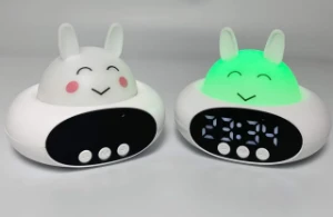 صورة ساعة منبه رقمية ليد مع مكبر صوت بلوتوث لاسلكي للأغاني بفتحة USB وشاشة ليد للقراءة وغرفة النوم والمكتب