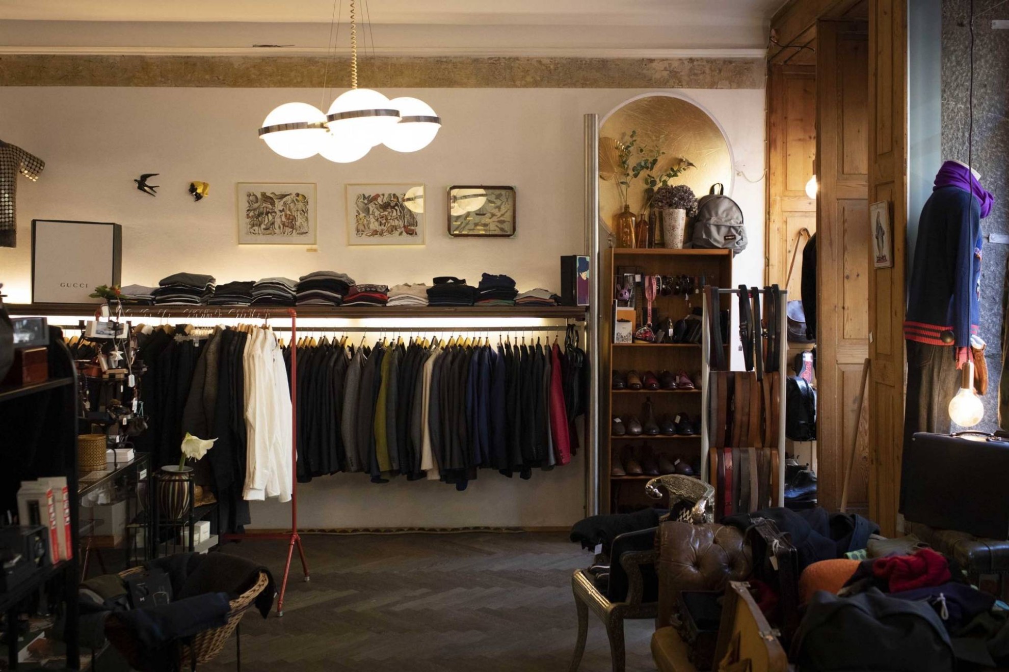 صورة لقسم ملابس