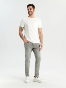 صورة بنطال  جينز رمادي بخصر متوسط قصة عصرية ومريحة